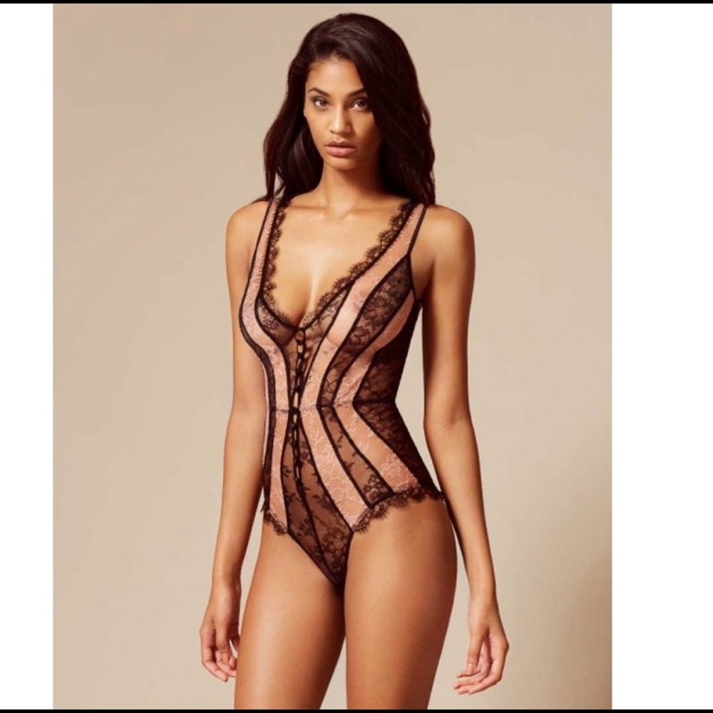 NWT $645! Agent Provocateur Saffi Black and Blush Bodysuit AP2/SMALL